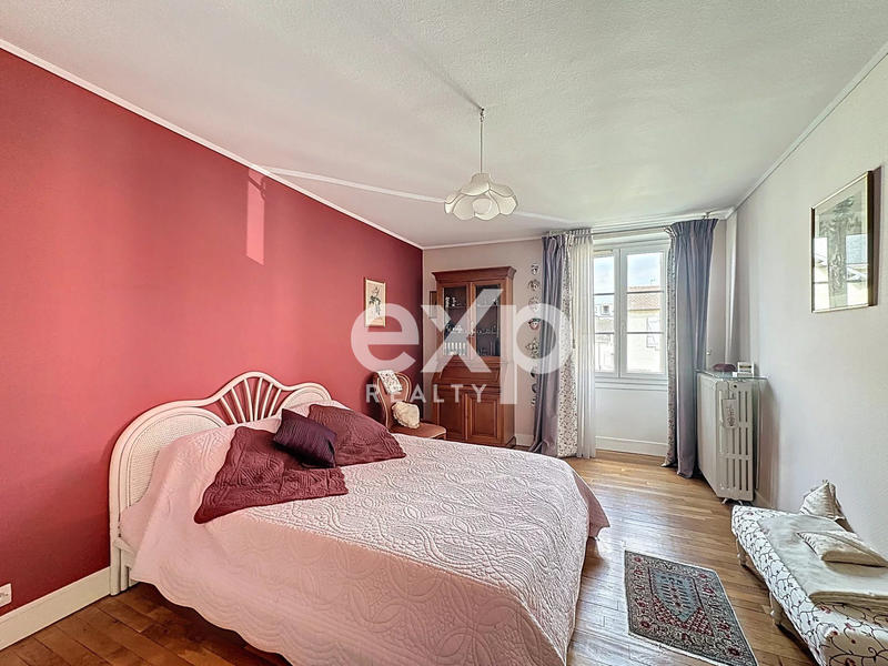 Maison - 200 m² - 6 pièces