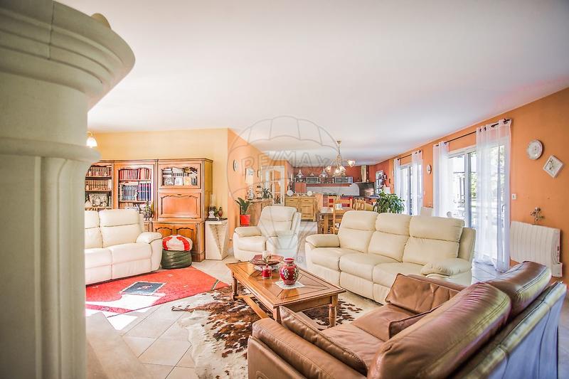 Propriété - 262 m² - 10 pièces