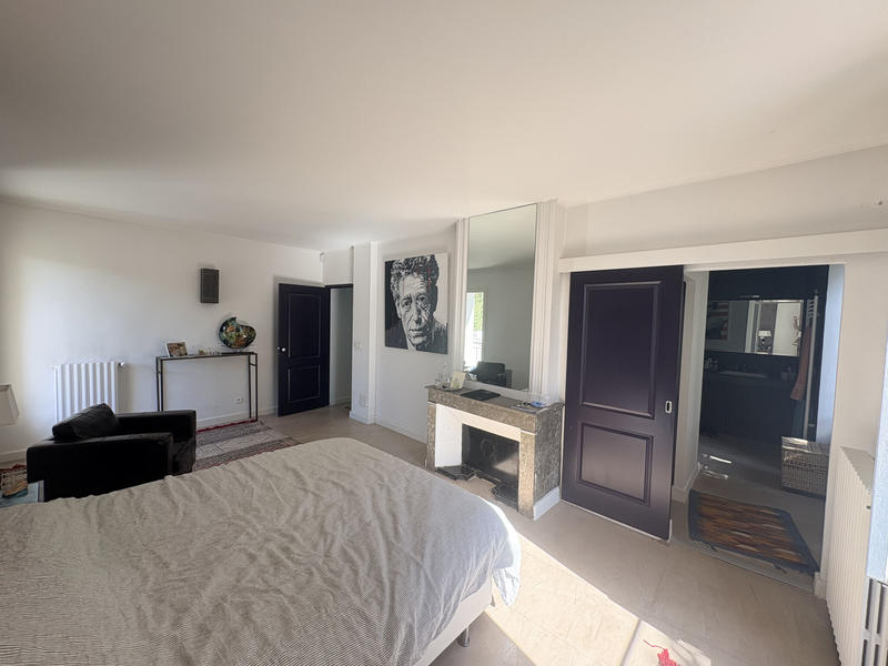 Maison - 320 m² - 8 pièces