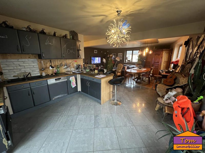 Maison traditionnelle - 260 m² - 7 pièces