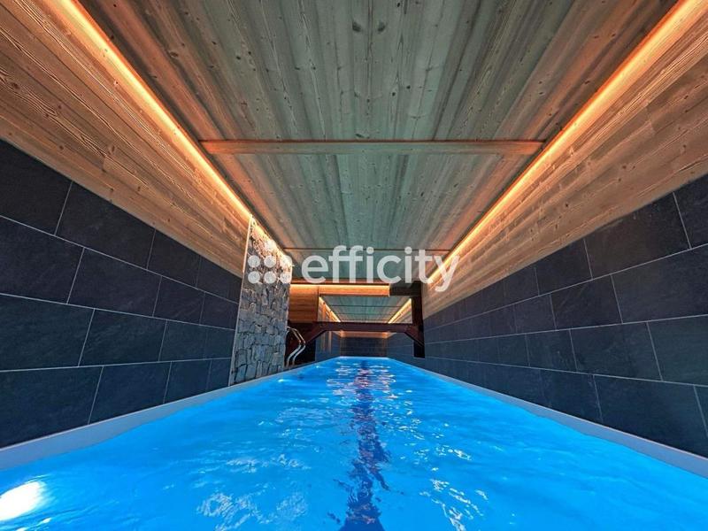 Maison - 330 m² - 10 pièces