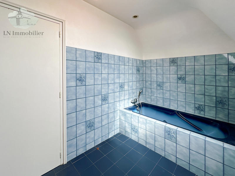 Maison - 172 m² - 9 pièces