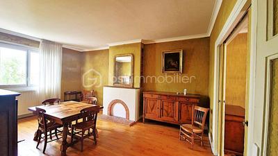 Appartement - 99 m² - 5 pièces