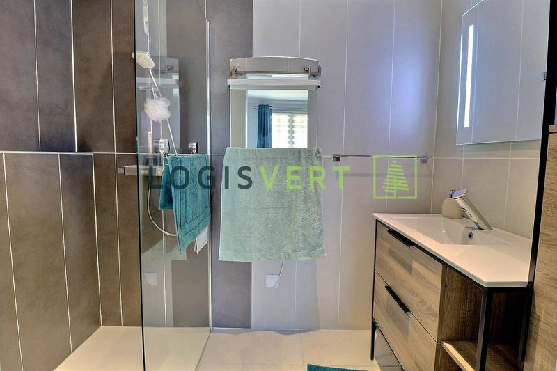 Maison - 352 m² - 8 pièces