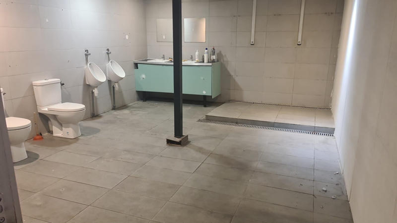 Local commercial - 400 m² - 1 pièce