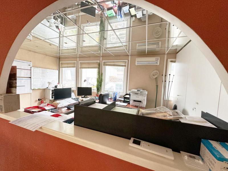 Local commercial - 643 m²