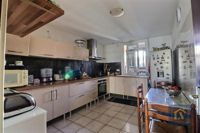 Maison - 179 m² - 5 pièces