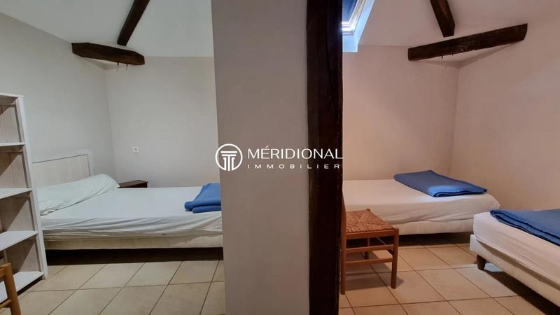 Maison - 648 m² - 22 pièces