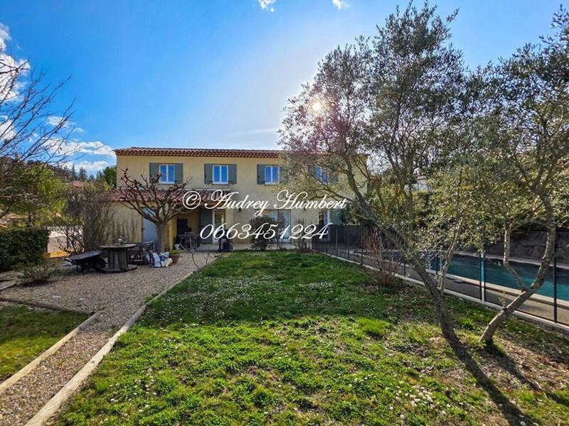 Maison - 147 m² - 6 pièces