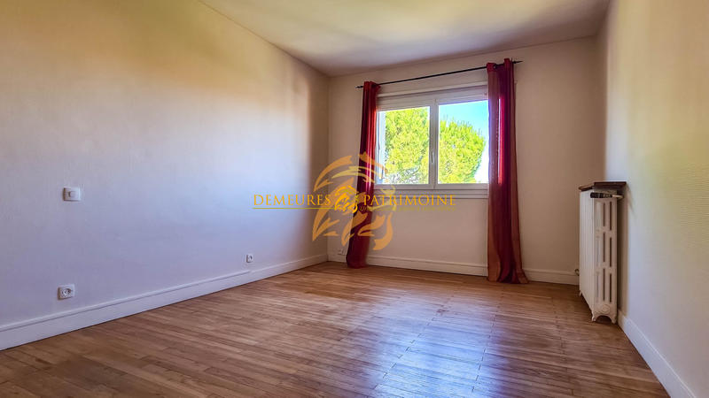 Maison - 213 m² - 8 pièces