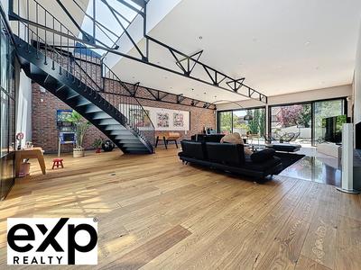 Loft - 495 m² - 10 pièces