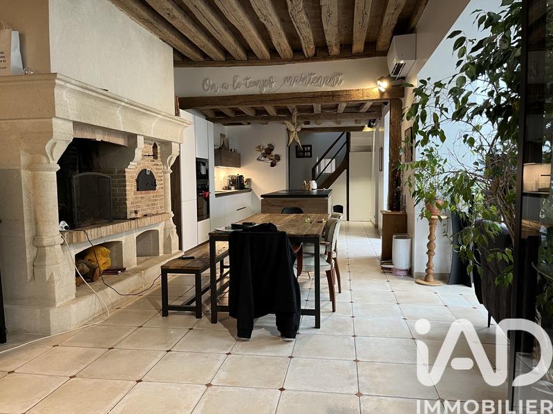 Maison - 201 m² - 9 pièces