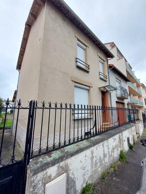 Maison - 221 m² - 8 pièces