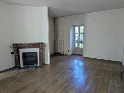 Maison ancienne - 104 m² - 7 pièces