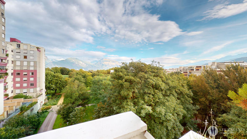 Appartement - 82 m² - 4 pièces