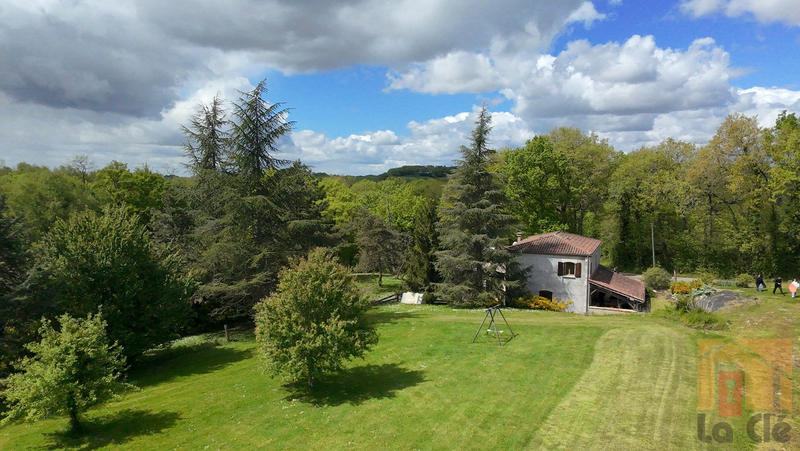 Maison - 206 m² - 7 pièces