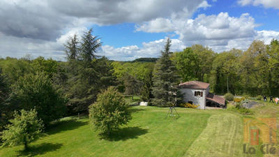 Maison - 206 m² - 7 pièces