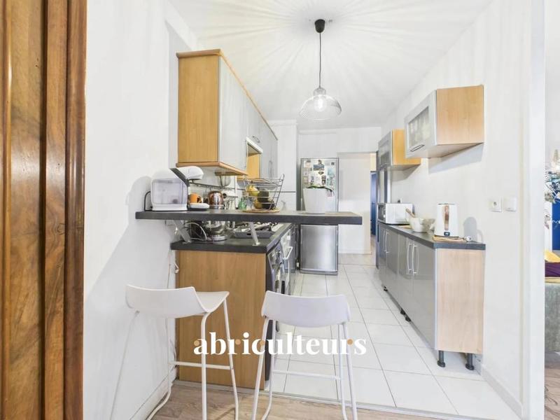 Appartement ancien - 73 m² - 3 pièces