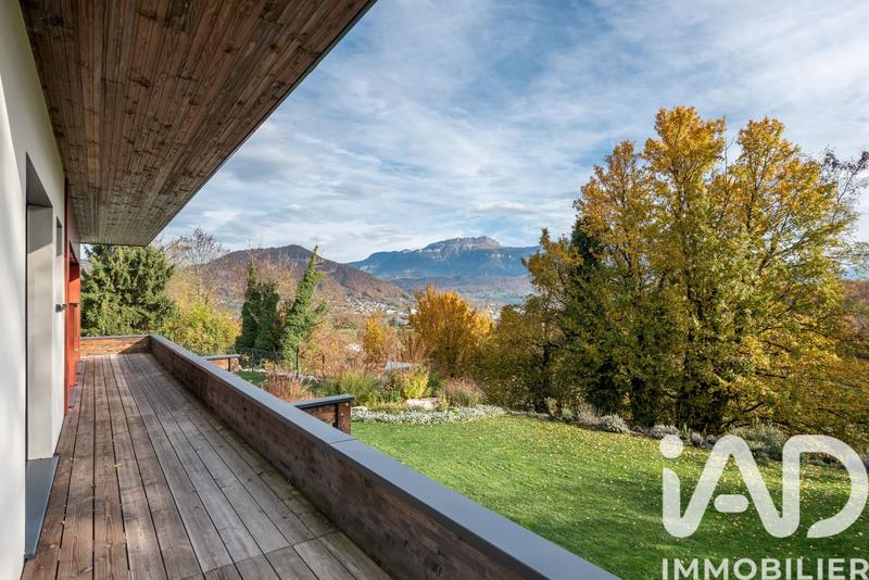 Maison - 156 m² - 8 pièces