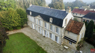 Maison - 335 m² - 10 pièces