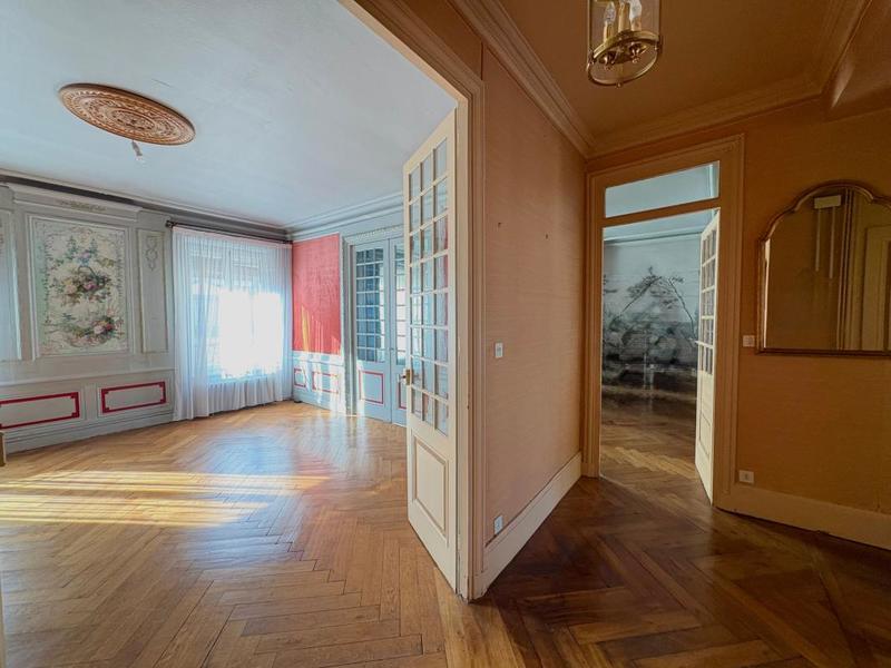 Appartement - 92 m² - 2 pièces