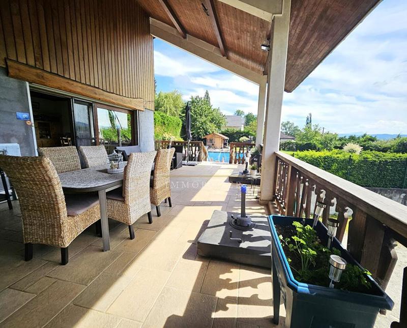 Maison - 328 m² - 8 pièces