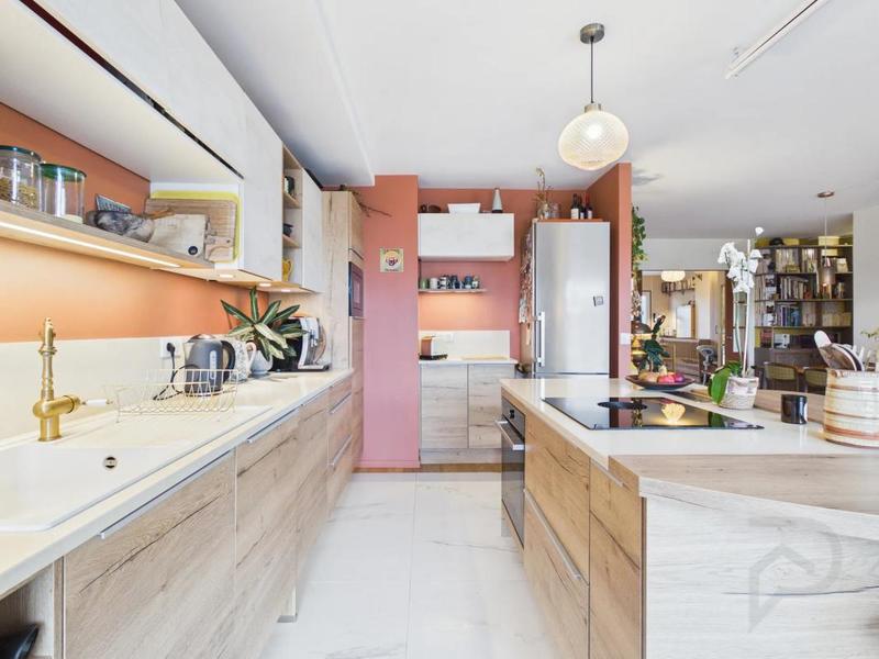 Appartement - 81 m² - 4 pièces