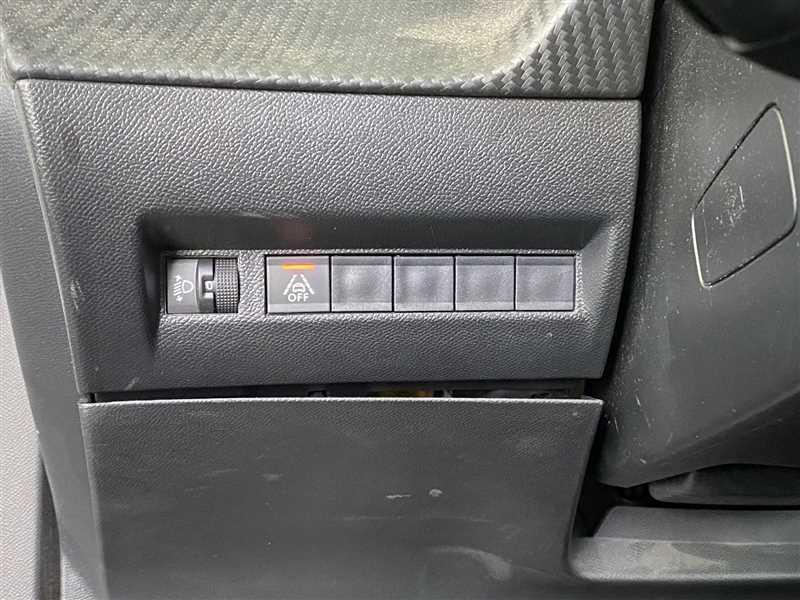 Peugeot 2008 1.5 BlueHDi 130 s&amp;S Eat8 Allure Business