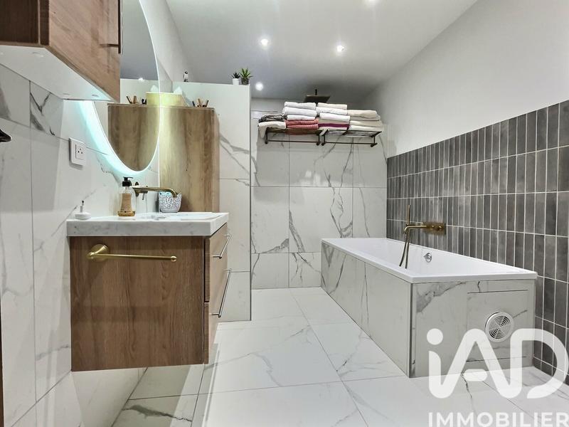 Maison - 185 m² - 6 pièces