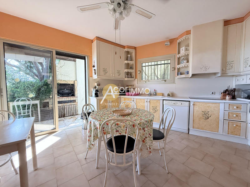 Maison - 270 m² - 6 pièces