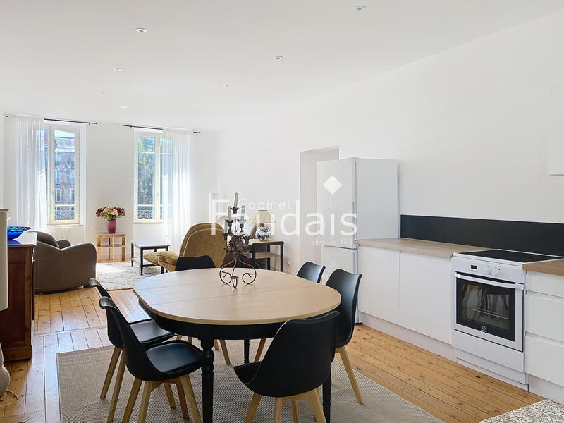 Appartement - 90 m² - 4 pièces