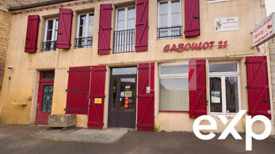 Maison - 275 m² - 10 pièces