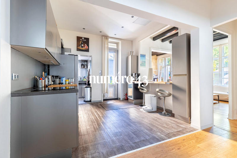 Maison - 284 m² - 7 pièces