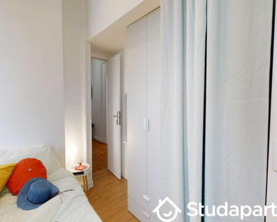 Chambre - 130 m² - 1 pièce
