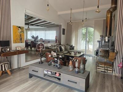 Propriété - 400 m² - 8 pièces