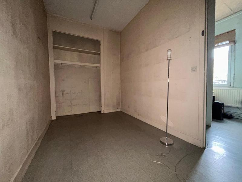 Local commercial - 210 m² - 9 pièces