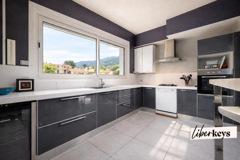 Maison d'architecte - 262 m² - 6 pièces