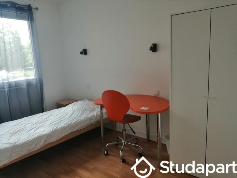 Chambre - 10 m² - 1 pièce