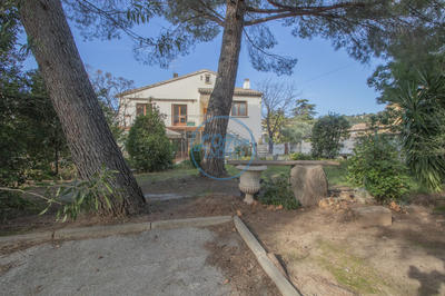 Maison - 200 m² - 8 pièces