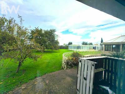 Maison - 242 m² - 7 pièces