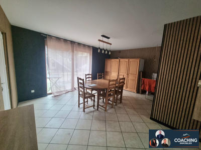 Maison traditionnelle - 197 m² - 9 pièces