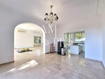 Villa - 200 m² - 6 pièces