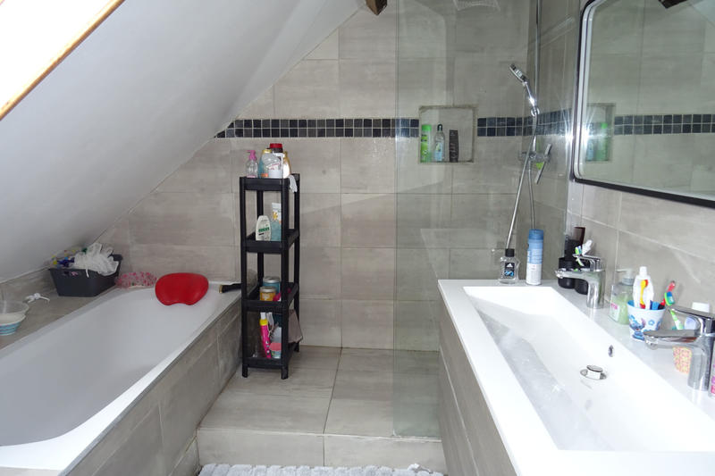 Maison - 105 m² - 5 pièces