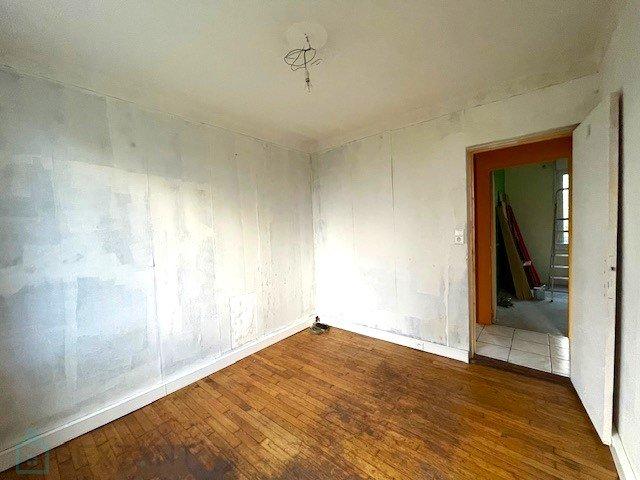 Maison - 99 m² - 5 pièces