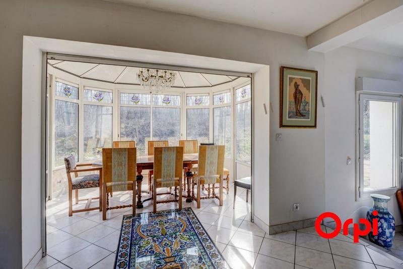 Maison - 242 m² - 8 pièces