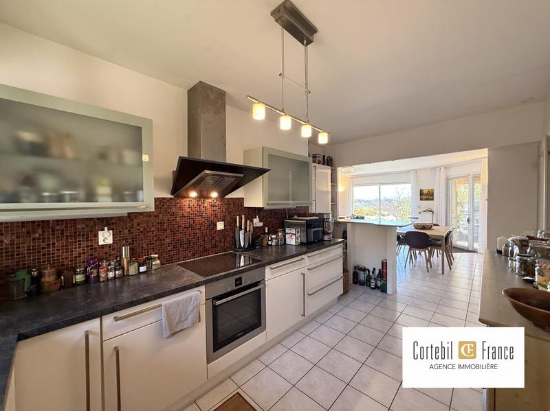 Maison - 193 m² - 5 pièces