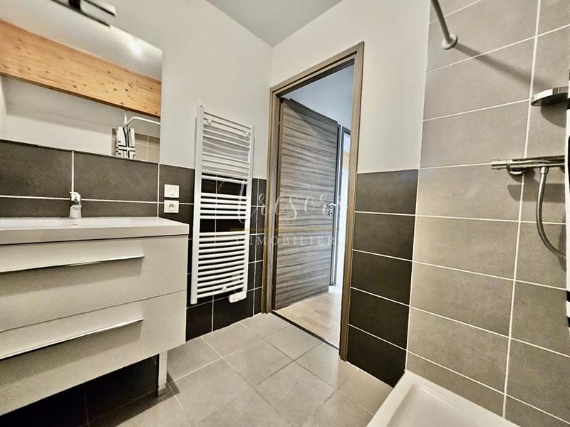 Appartement - 94 m² - 4 pièces