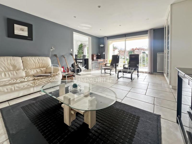 Villa - 180 m² - 8 pièces