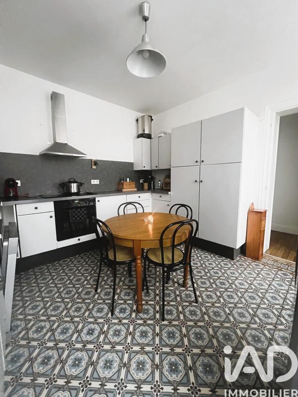 Maison - 289 m² - 10 pièces