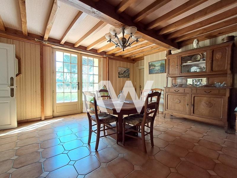 Maison - 381 m² - 10 pièces